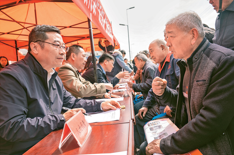 學習貫徹黨的二十屆三中全會精神——施芝鴻：堅定踐行全過程人民民主